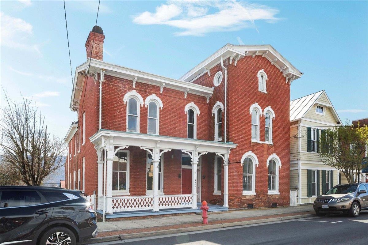 9400 S CONGRESS ST, NEW MARKET, Virginia 22844, 4 Bedrooms Bedrooms, ,2 BathroomsBathrooms,Residential,9400 S CONGRESS ST,674599 MLS # 674599