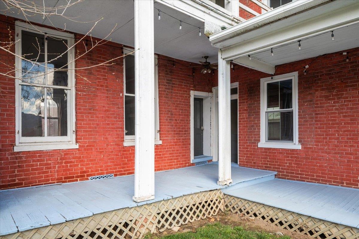 9400 S CONGRESS ST, NEW MARKET, Virginia 22844, 4 Bedrooms Bedrooms, ,2 BathroomsBathrooms,Residential,9400 S CONGRESS ST,674599 MLS # 674599