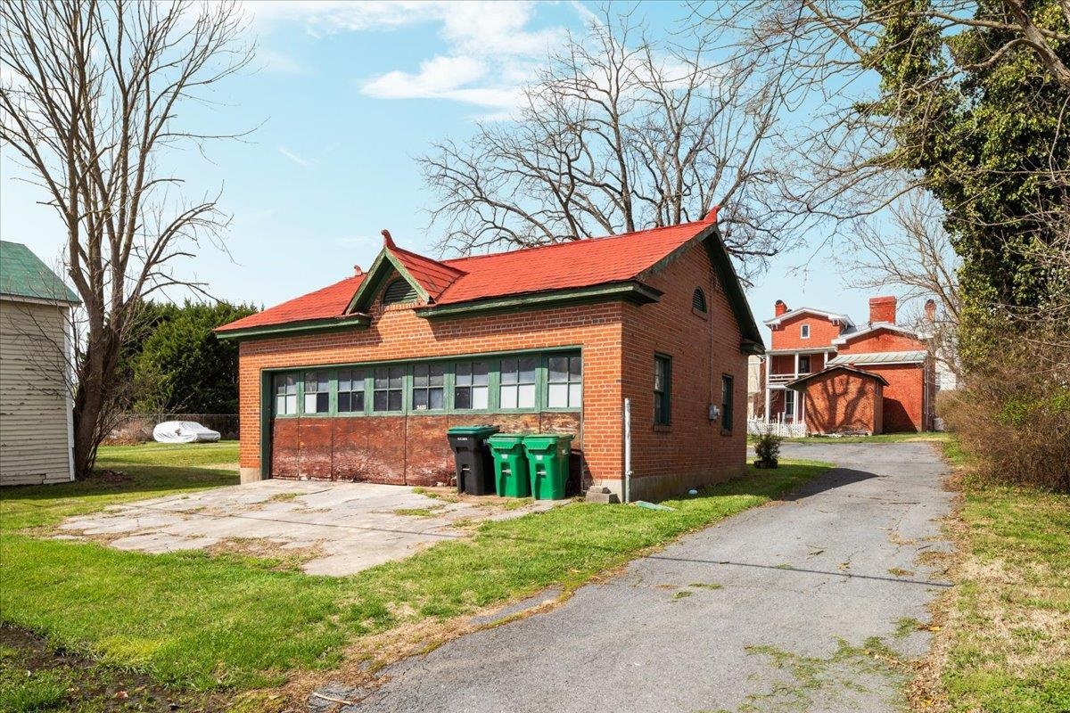 9400 S CONGRESS ST, NEW MARKET, Virginia 22844, 4 Bedrooms Bedrooms, ,2 BathroomsBathrooms,Residential,9400 S CONGRESS ST,674599 MLS # 674599