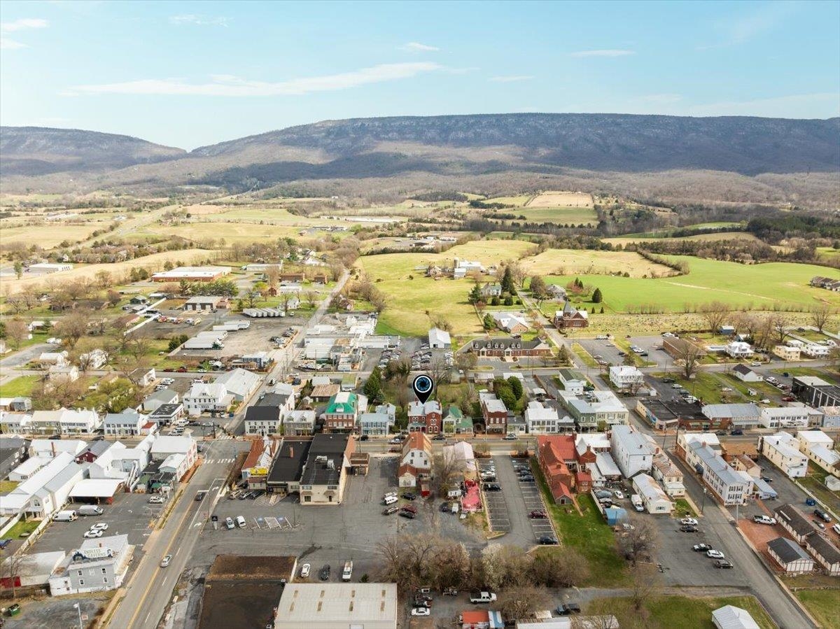 9400 S CONGRESS ST, NEW MARKET, Virginia 22844, 4 Bedrooms Bedrooms, ,2 BathroomsBathrooms,Residential,9400 S CONGRESS ST,674599 MLS # 674599