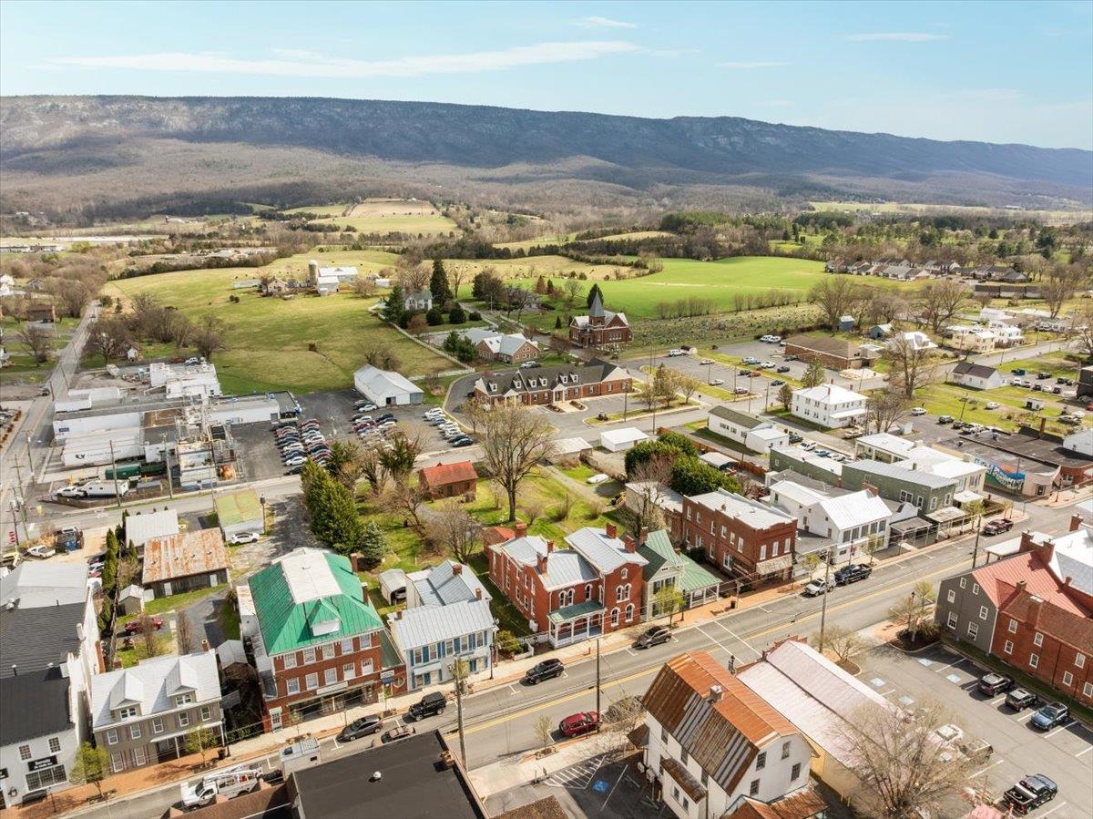 9400 S CONGRESS ST, NEW MARKET, Virginia 22844, 4 Bedrooms Bedrooms, ,2 BathroomsBathrooms,Residential,9400 S CONGRESS ST,674599 MLS # 674599