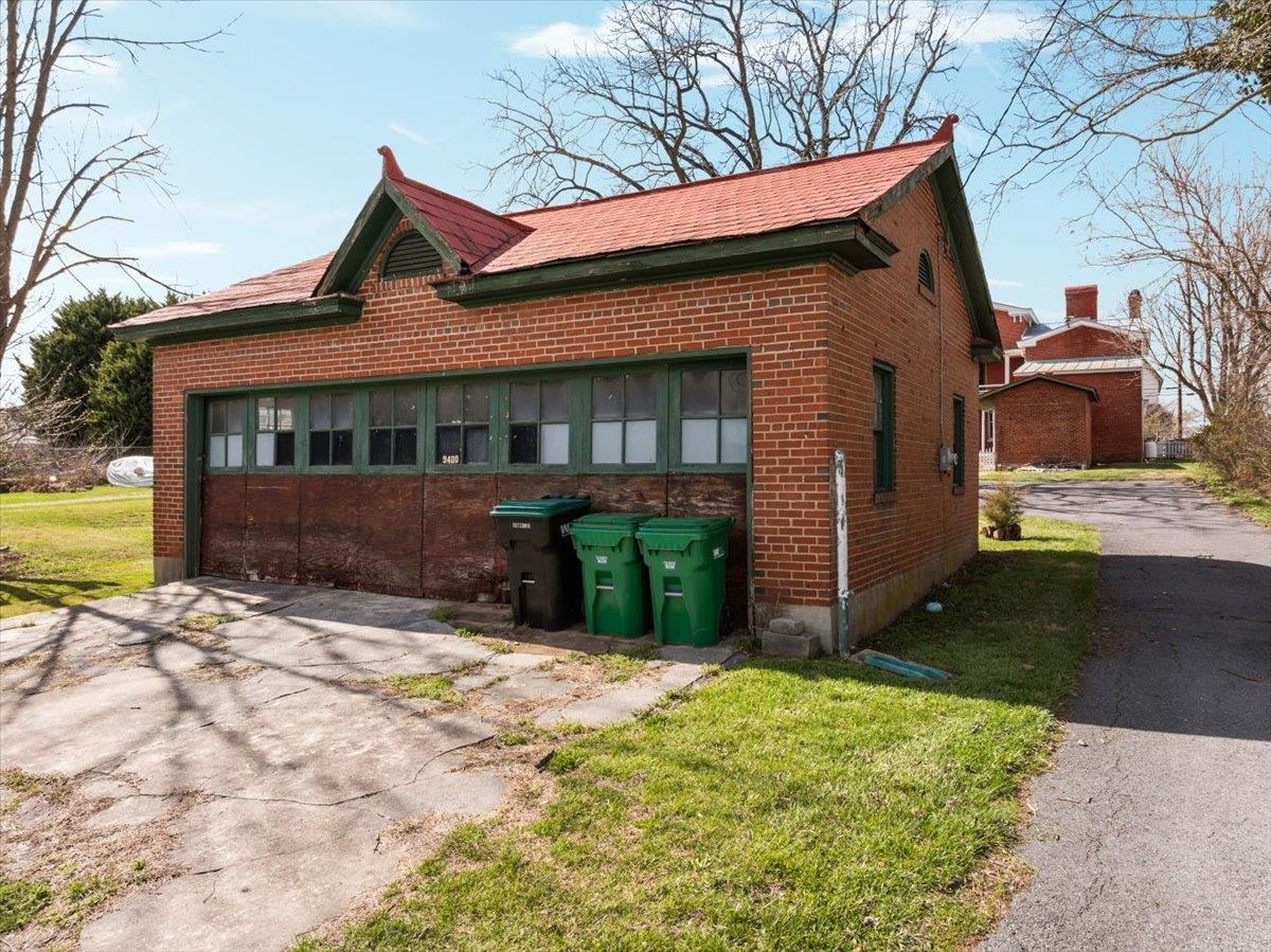 9400 S CONGRESS ST, NEW MARKET, Virginia 22844, 4 Bedrooms Bedrooms, ,2 BathroomsBathrooms,Residential,9400 S CONGRESS ST,674599 MLS # 674599