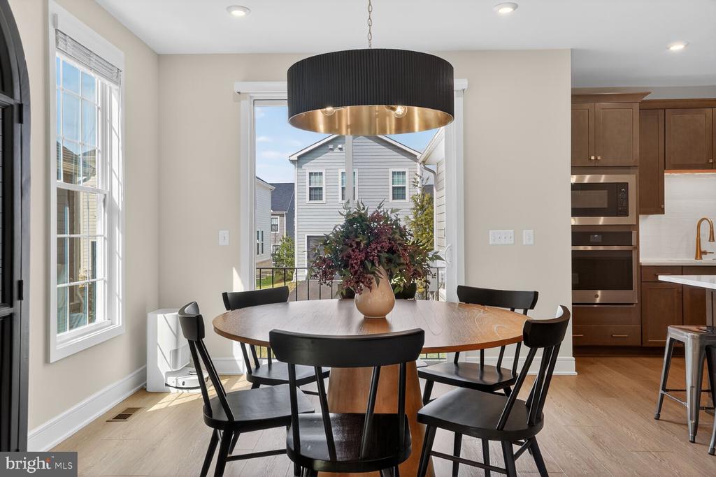 6053 COBBLESTONE CT, MARSHALL, Virginia, 5 Bedrooms Bedrooms, ,4 BathroomsBathrooms,Residential,6053 COBBLESTONE CT,VAFQ2020970 MLS # VAFQ2020970