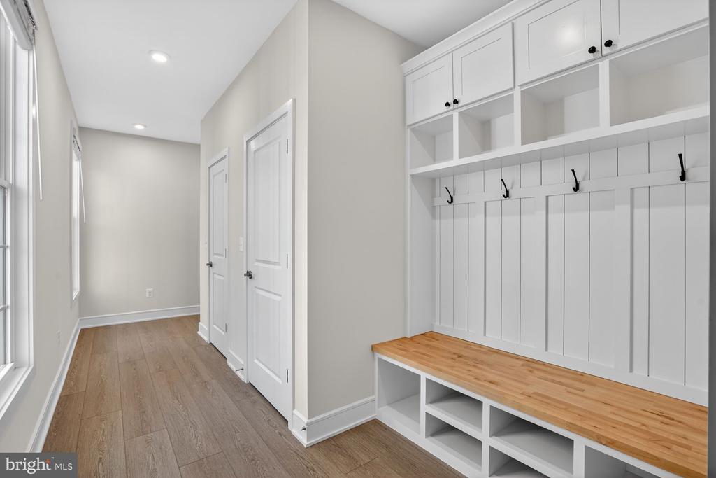 6053 COBBLESTONE CT, MARSHALL, Virginia, 5 Bedrooms Bedrooms, ,4 BathroomsBathrooms,Residential,6053 COBBLESTONE CT,VAFQ2020970 MLS # VAFQ2020970