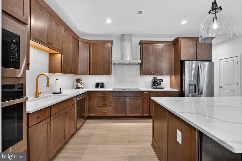 6053 COBBLESTONE CT, MARSHALL, Virginia, 5 Bedrooms Bedrooms, ,4 BathroomsBathrooms,Residential,6053 COBBLESTONE CT,VAFQ2020970 MLS # VAFQ2020970