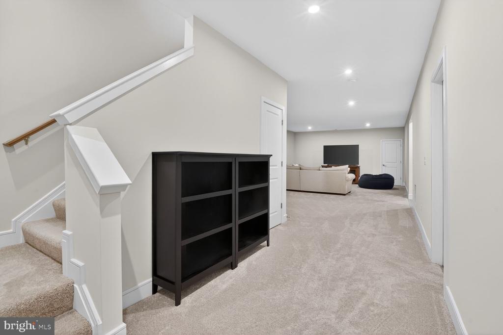 6053 COBBLESTONE CT, MARSHALL, Virginia, 5 Bedrooms Bedrooms, ,4 BathroomsBathrooms,Residential,6053 COBBLESTONE CT,VAFQ2020970 MLS # VAFQ2020970