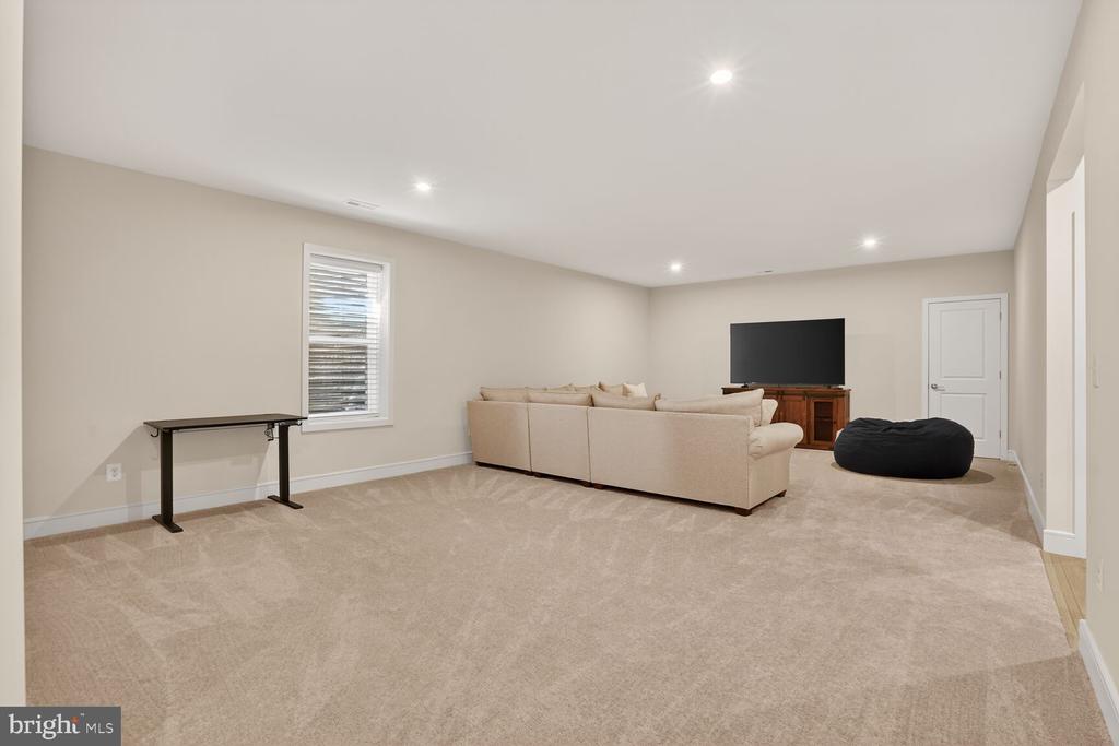 6053 COBBLESTONE CT, MARSHALL, Virginia, 5 Bedrooms Bedrooms, ,4 BathroomsBathrooms,Residential,6053 COBBLESTONE CT,VAFQ2020970 MLS # VAFQ2020970