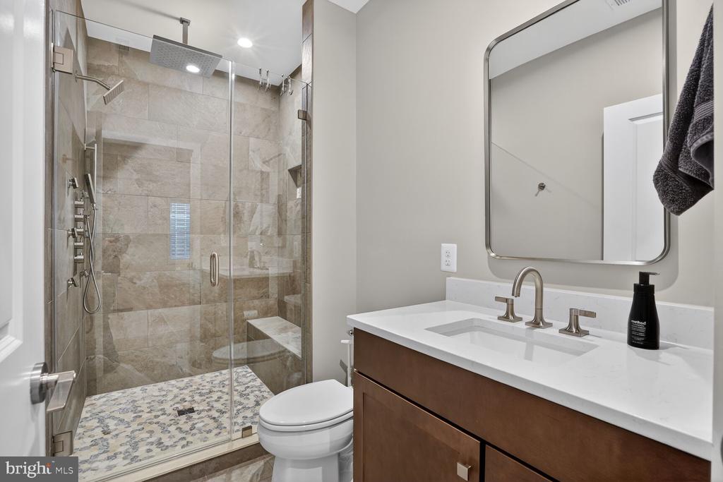 6053 COBBLESTONE CT, MARSHALL, Virginia, 5 Bedrooms Bedrooms, ,4 BathroomsBathrooms,Residential,6053 COBBLESTONE CT,VAFQ2020970 MLS # VAFQ2020970