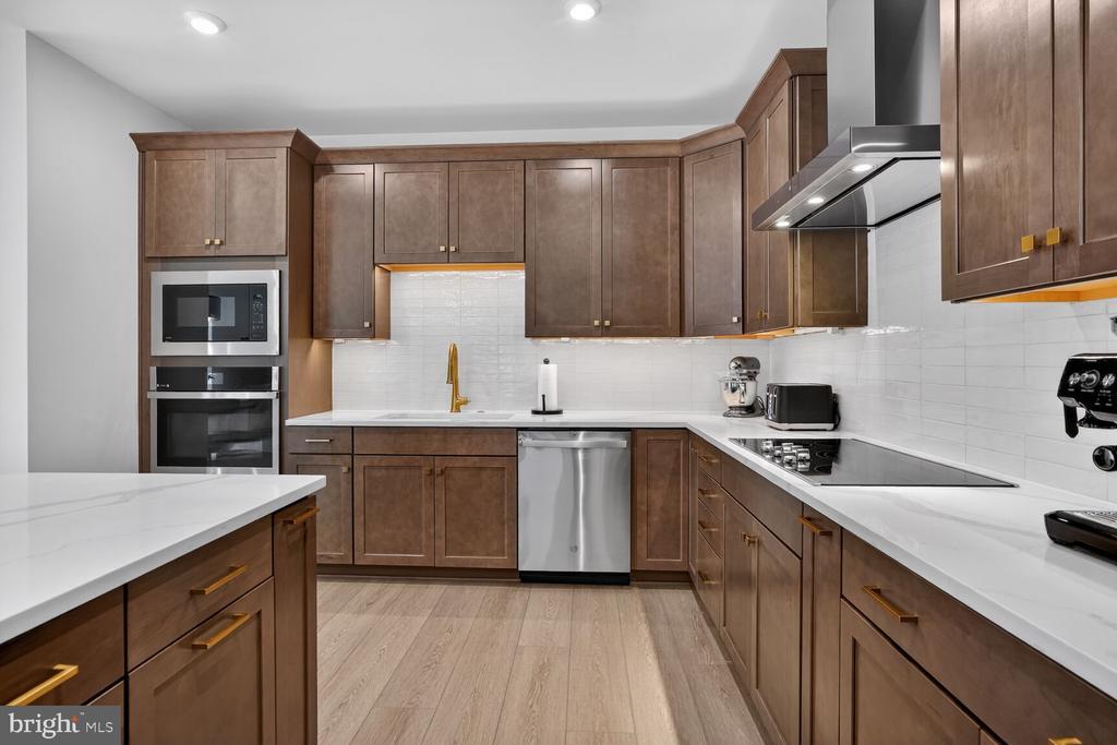 6053 COBBLESTONE CT, MARSHALL, Virginia, 5 Bedrooms Bedrooms, ,4 BathroomsBathrooms,Residential,6053 COBBLESTONE CT,VAFQ2020970 MLS # VAFQ2020970