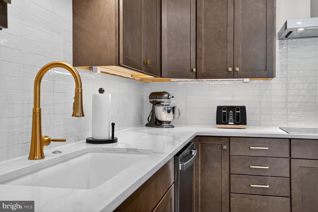 6053 COBBLESTONE CT, MARSHALL, Virginia, 5 Bedrooms Bedrooms, ,4 BathroomsBathrooms,Residential,6053 COBBLESTONE CT,VAFQ2020970 MLS # VAFQ2020970