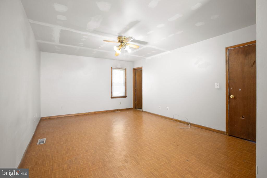 1105 LAKEVIEW PKWY, LOCUST GROVE, Virginia 22508, 2 Bedrooms Bedrooms, ,2 BathroomsBathrooms,Residential,1105 LAKEVIEW PKWY,VAOR2013658 MLS # VAOR2013658 1105 LAKEVIEW PKWY, LOCUST GROVE, Virginia 22508, 2 Bedrooms Bedrooms, ,2 BathroomsBathrooms,Residential,1105 LAKEVIEW PKWY,VAOR2013658 MLS # VAOR2013658