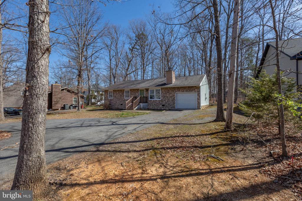 1105 LAKEVIEW PKWY, LOCUST GROVE, Virginia 22508, 2 Bedrooms Bedrooms, ,2 BathroomsBathrooms,Residential,1105 LAKEVIEW PKWY,VAOR2013658 MLS # VAOR2013658 1105 LAKEVIEW PKWY, LOCUST GROVE, Virginia 22508, 2 Bedrooms Bedrooms, ,2 BathroomsBathrooms,Residential,1105 LAKEVIEW PKWY,VAOR2013658 MLS # VAOR2013658