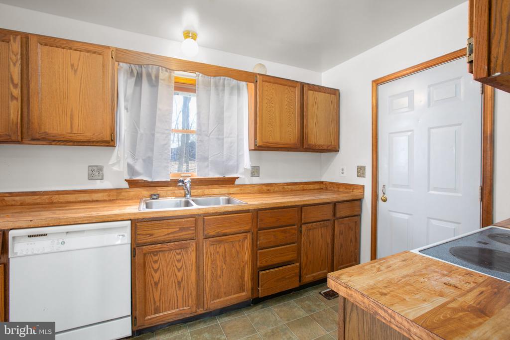 1105 LAKEVIEW PKWY, LOCUST GROVE, Virginia 22508, 2 Bedrooms Bedrooms, ,2 BathroomsBathrooms,Residential,1105 LAKEVIEW PKWY,VAOR2013658 MLS # VAOR2013658 1105 LAKEVIEW PKWY, LOCUST GROVE, Virginia 22508, 2 Bedrooms Bedrooms, ,2 BathroomsBathrooms,Residential,1105 LAKEVIEW PKWY,VAOR2013658 MLS # VAOR2013658