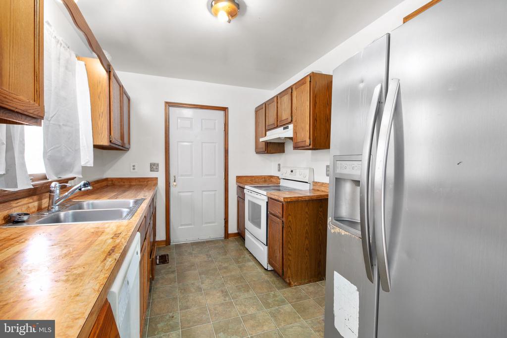 1105 LAKEVIEW PKWY, LOCUST GROVE, Virginia 22508, 2 Bedrooms Bedrooms, ,2 BathroomsBathrooms,Residential,1105 LAKEVIEW PKWY,VAOR2013658 MLS # VAOR2013658 1105 LAKEVIEW PKWY, LOCUST GROVE, Virginia 22508, 2 Bedrooms Bedrooms, ,2 BathroomsBathrooms,Residential,1105 LAKEVIEW PKWY,VAOR2013658 MLS # VAOR2013658