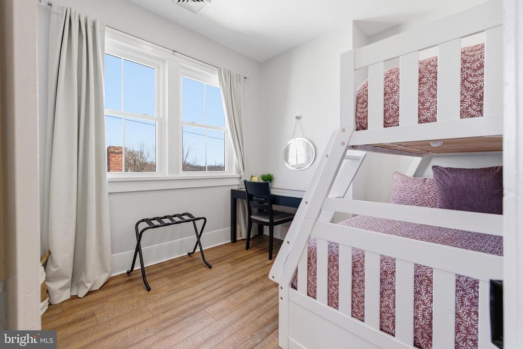 10 N DEFORD AVE, LURAY, Virginia 22835, 5 Bedrooms Bedrooms, ,2 BathroomsBathrooms,Residential,10 N DEFORD AVE,VAPA2006166 MLS # VAPA2006166 10 N DEFORD AVE, LURAY, Virginia 22835, 5 Bedrooms Bedrooms, ,2 BathroomsBathrooms,Residential,10 N DEFORD AVE,VAPA2006166 MLS # VAPA2006166