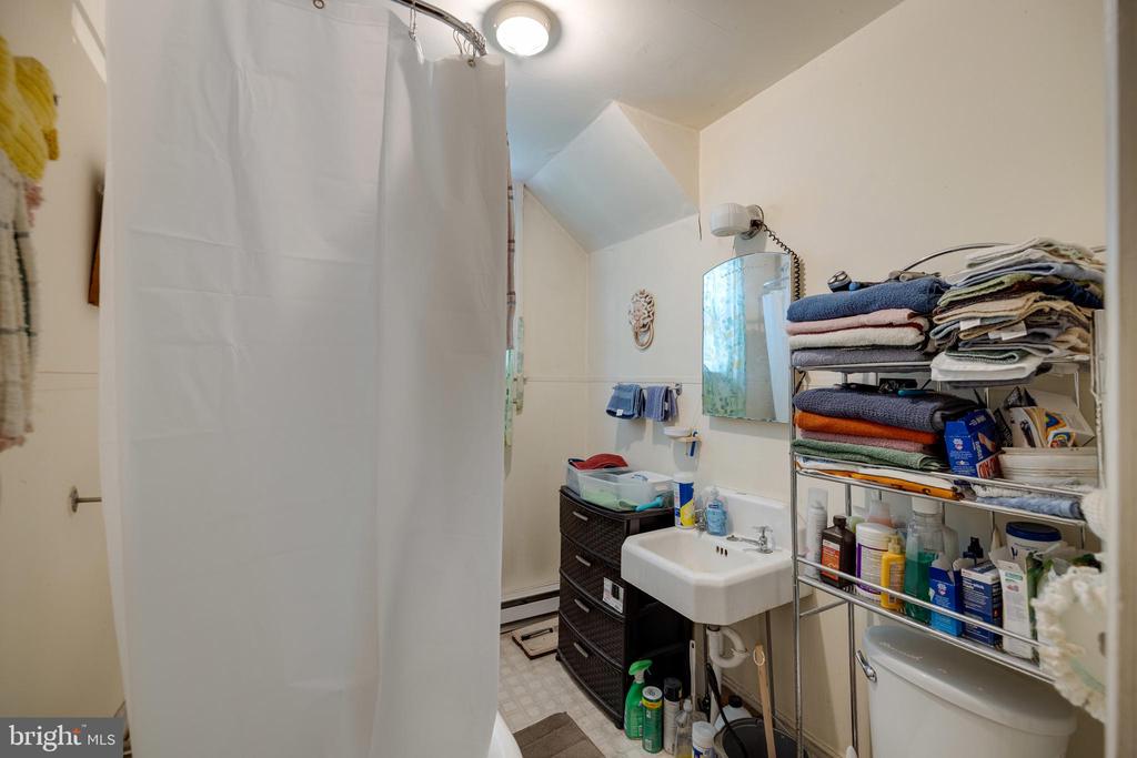 10 N DEFORD AVE, LURAY, Virginia 22835, 5 Bedrooms Bedrooms, ,2 BathroomsBathrooms,Residential,10 N DEFORD AVE,VAPA2006166 MLS # VAPA2006166 10 N DEFORD AVE, LURAY, Virginia 22835, 5 Bedrooms Bedrooms, ,2 BathroomsBathrooms,Residential,10 N DEFORD AVE,VAPA2006166 MLS # VAPA2006166