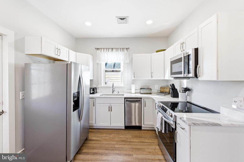 10 N DEFORD AVE, LURAY, Virginia 22835, 5 Bedrooms Bedrooms, ,2 BathroomsBathrooms,Residential,10 N DEFORD AVE,VAPA2006166 MLS # VAPA2006166 10 N DEFORD AVE, LURAY, Virginia 22835, 5 Bedrooms Bedrooms, ,2 BathroomsBathrooms,Residential,10 N DEFORD AVE,VAPA2006166 MLS # VAPA2006166