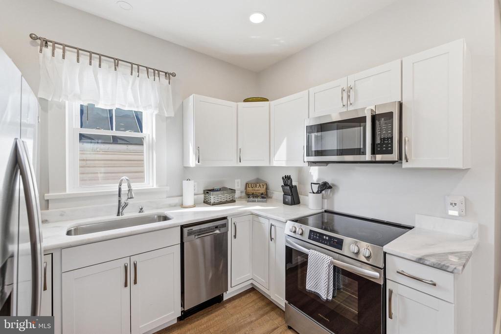 10 N DEFORD AVE, LURAY, Virginia 22835, 5 Bedrooms Bedrooms, ,2 BathroomsBathrooms,Residential,10 N DEFORD AVE,VAPA2006166 MLS # VAPA2006166 10 N DEFORD AVE, LURAY, Virginia 22835, 5 Bedrooms Bedrooms, ,2 BathroomsBathrooms,Residential,10 N DEFORD AVE,VAPA2006166 MLS # VAPA2006166