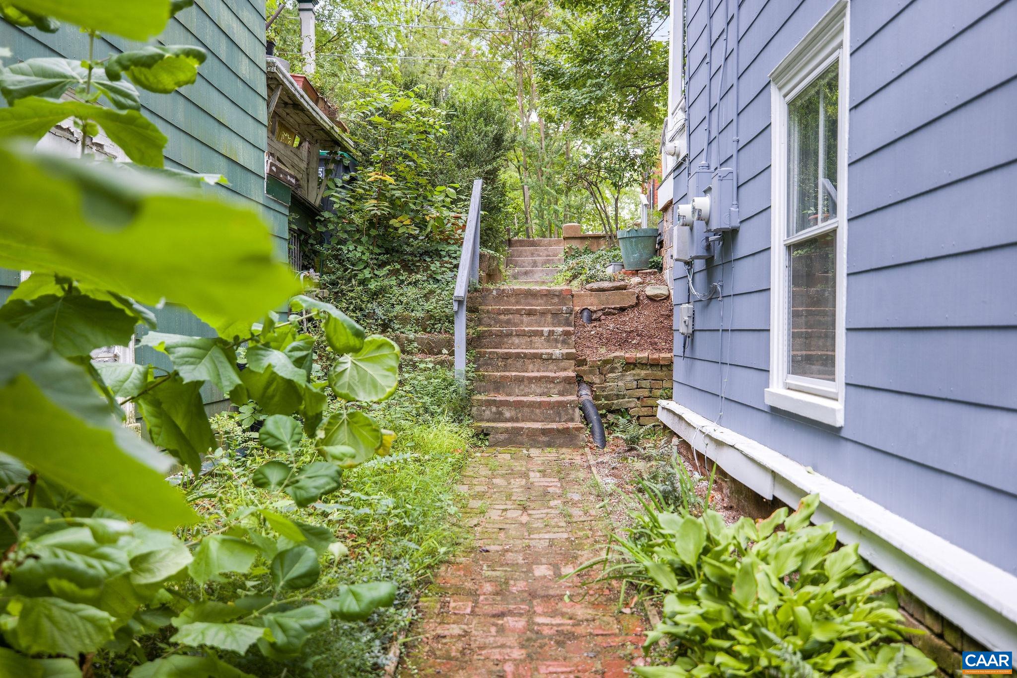 518 N 1ST ST, CHARLOTTESVILLE, Virginia 22902, 6 Bedrooms Bedrooms, ,3 BathroomsBathrooms,Residential,518 N 1ST ST,674691 MLS # 674691