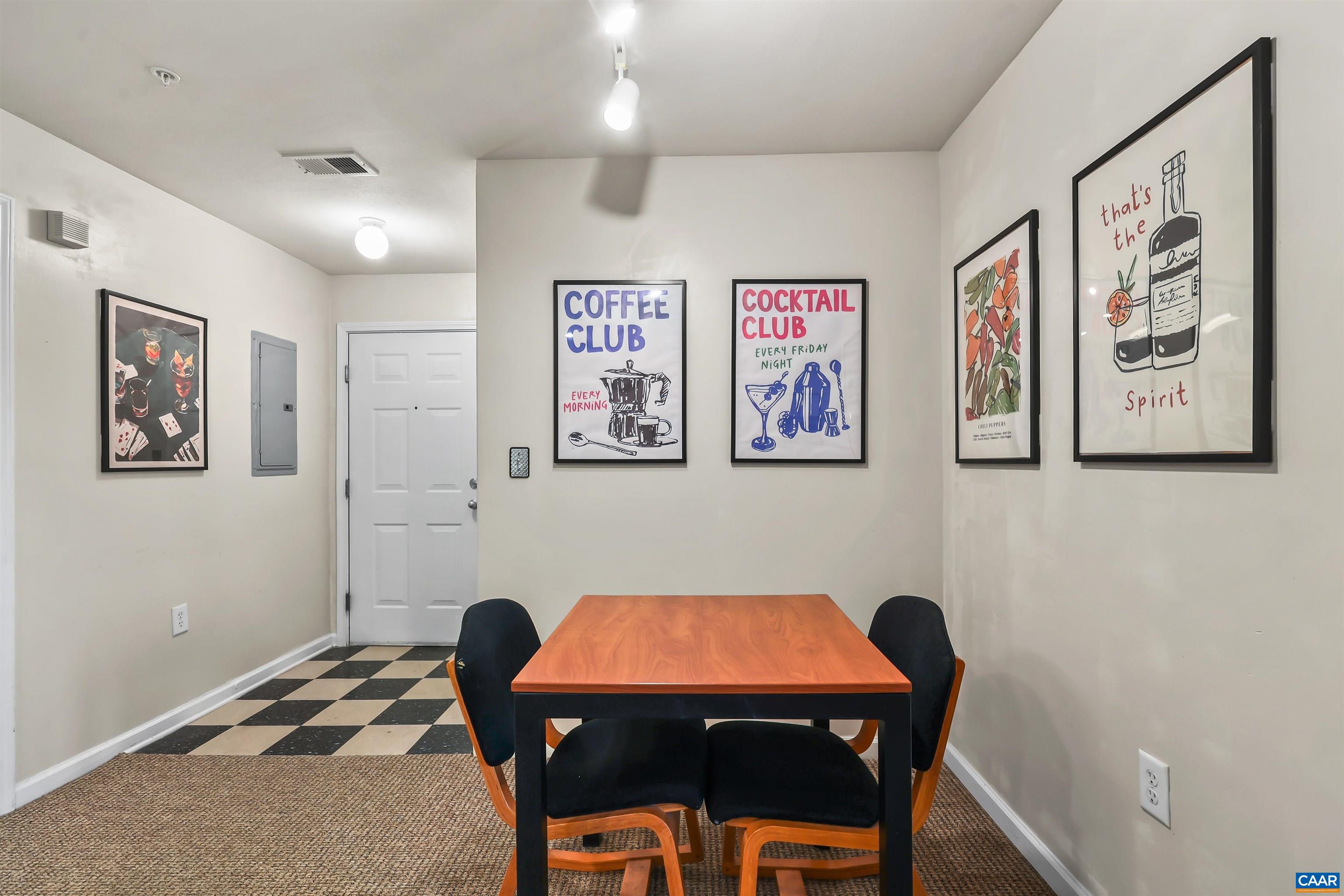 140 YELLOWSTONE DR, CHARLOTTESVILLE, Virginia 22903, 2 Bedrooms Bedrooms, ,2 BathroomsBathrooms,Residential,140 YELLOWSTONE DR,674709 MLS # 674709