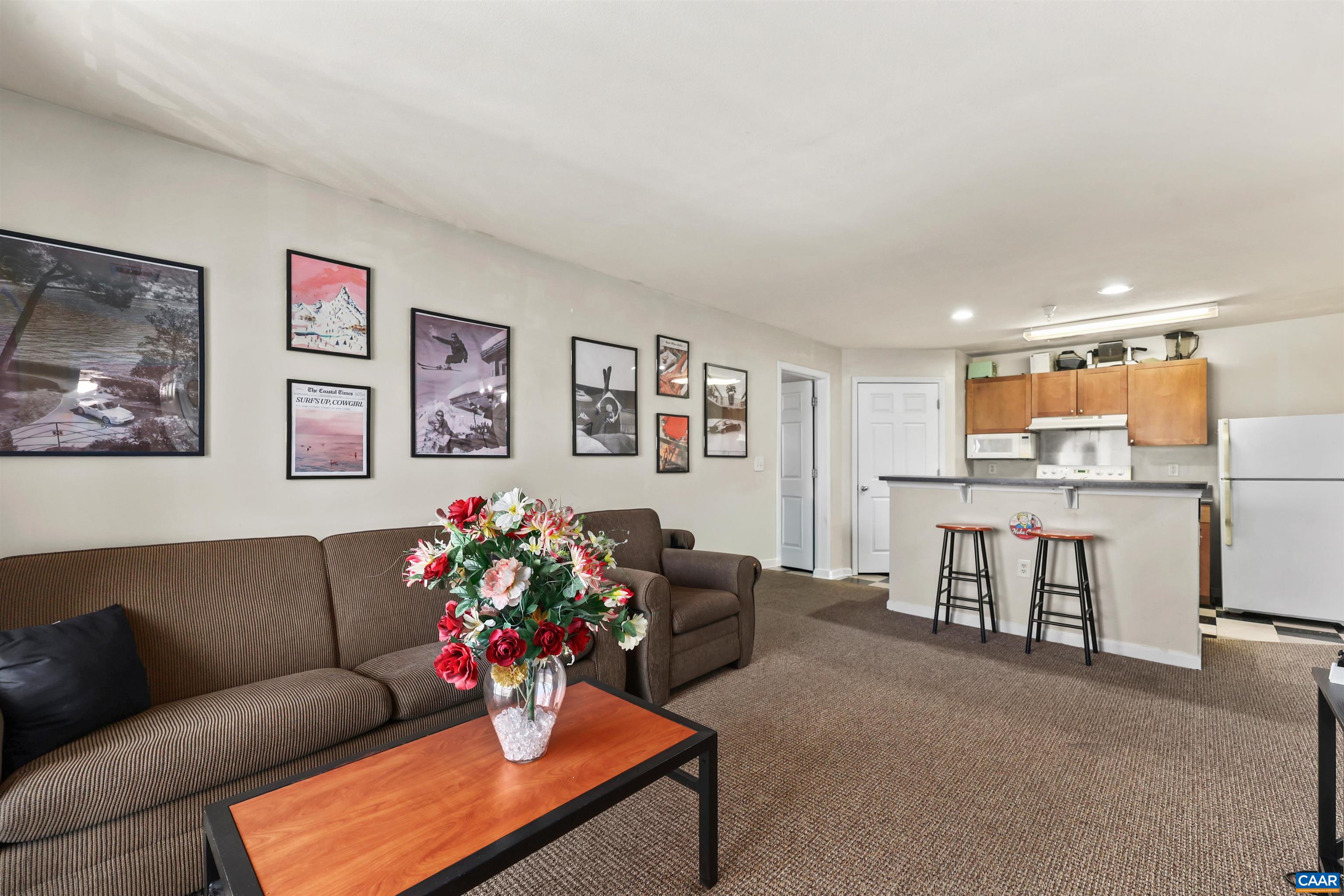 140 YELLOWSTONE DR, CHARLOTTESVILLE, Virginia 22903, 2 Bedrooms Bedrooms, ,2 BathroomsBathrooms,Residential,140 YELLOWSTONE DR,674709 MLS # 674709