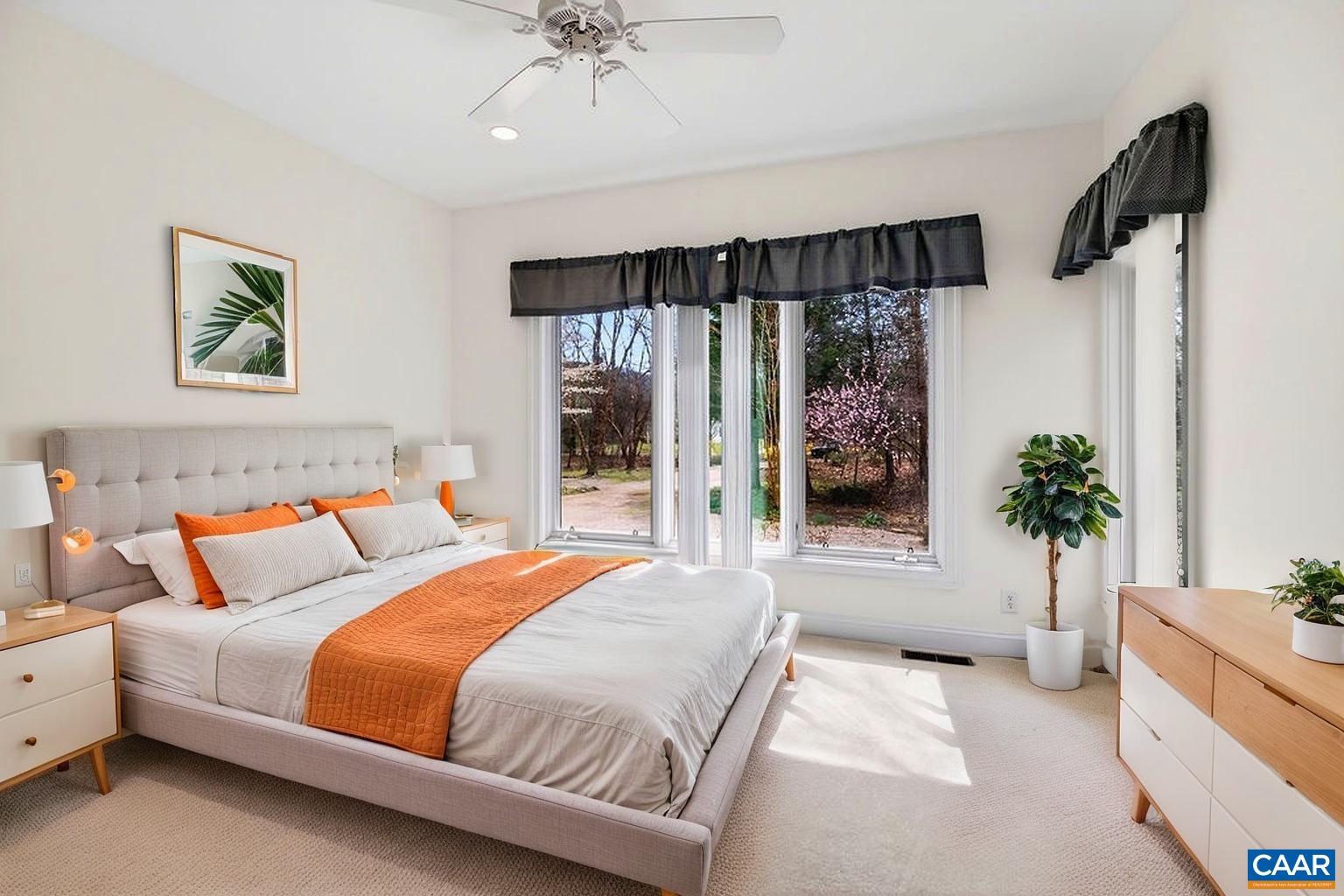 Second guest bedroom.