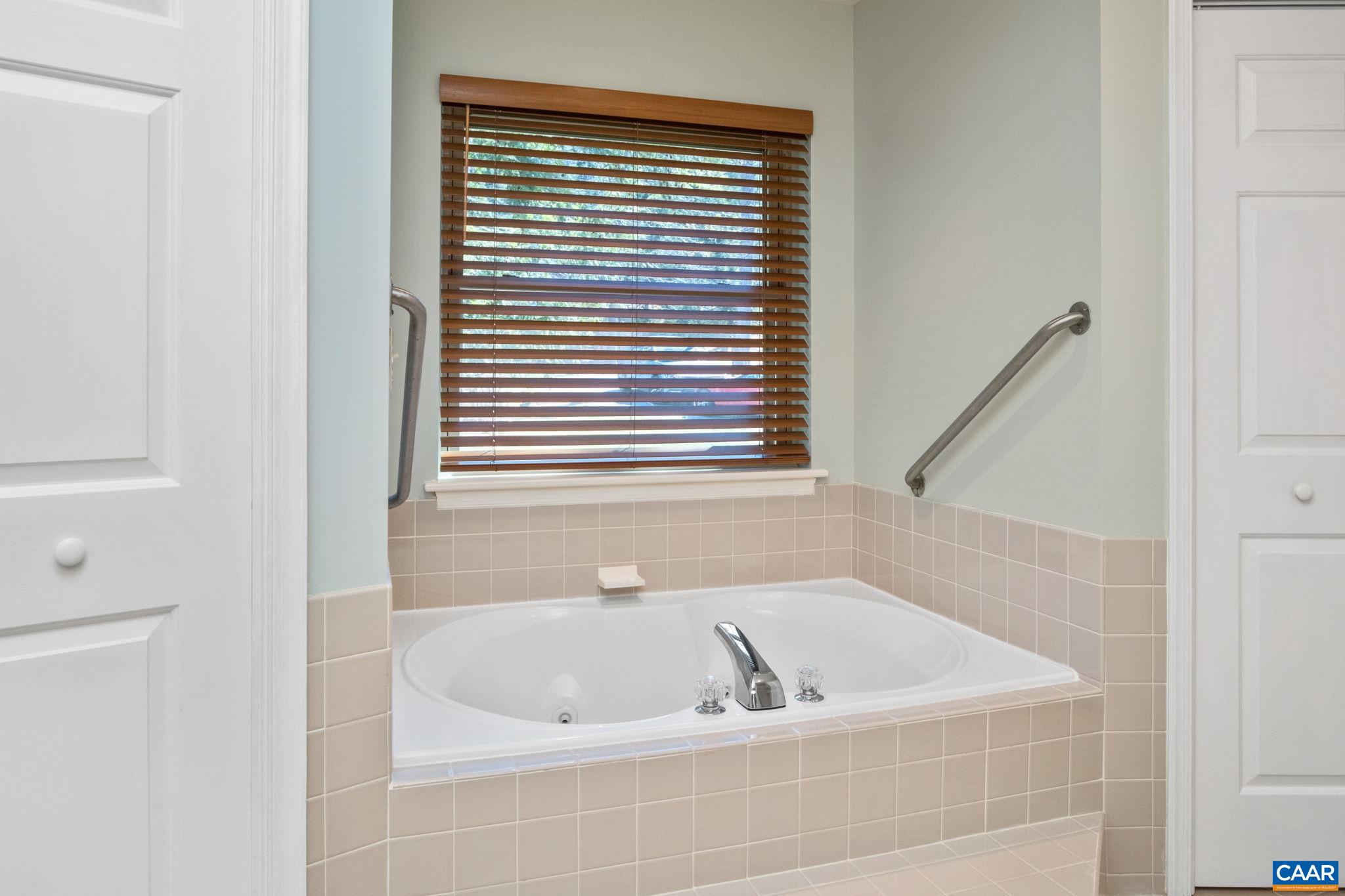 240 HOMESTEAD LN, CHARLOTTESVILLE, Virginia 22902, 3 Bedrooms Bedrooms, ,2 BathroomsBathrooms,Residential,240 HOMESTEAD LN,674746 MLS # 674746