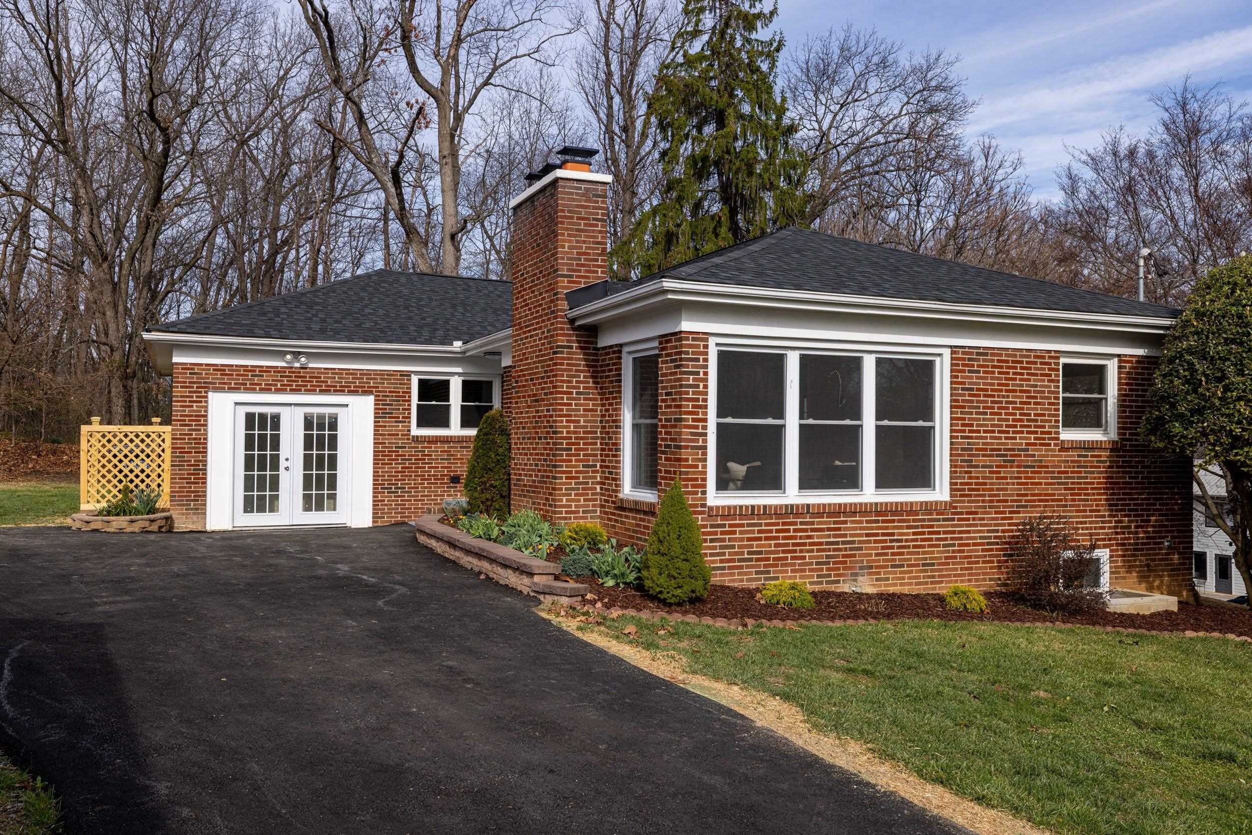 1045 SMITHLAND RD, HARRISONBURG, Virginia 22802, 4 Bedrooms Bedrooms, ,3 BathroomsBathrooms,Residential,1045 SMITHLAND RD,674890 MLS # 674890