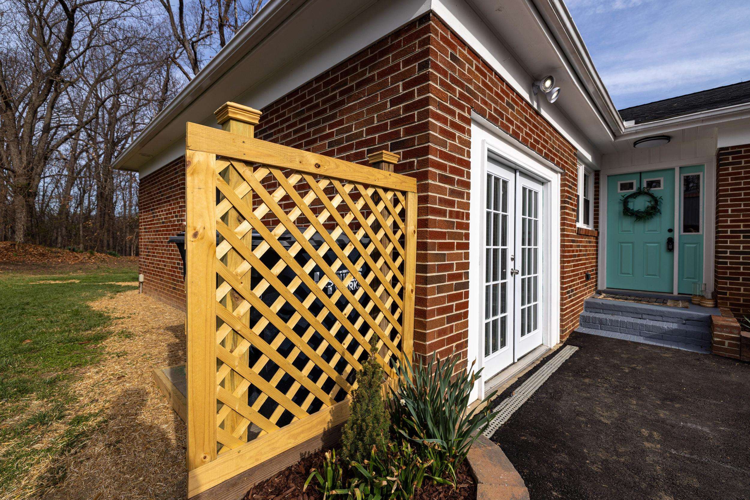 1045 SMITHLAND RD, HARRISONBURG, Virginia 22802, 4 Bedrooms Bedrooms, ,3 BathroomsBathrooms,Residential,1045 SMITHLAND RD,674890 MLS # 674890