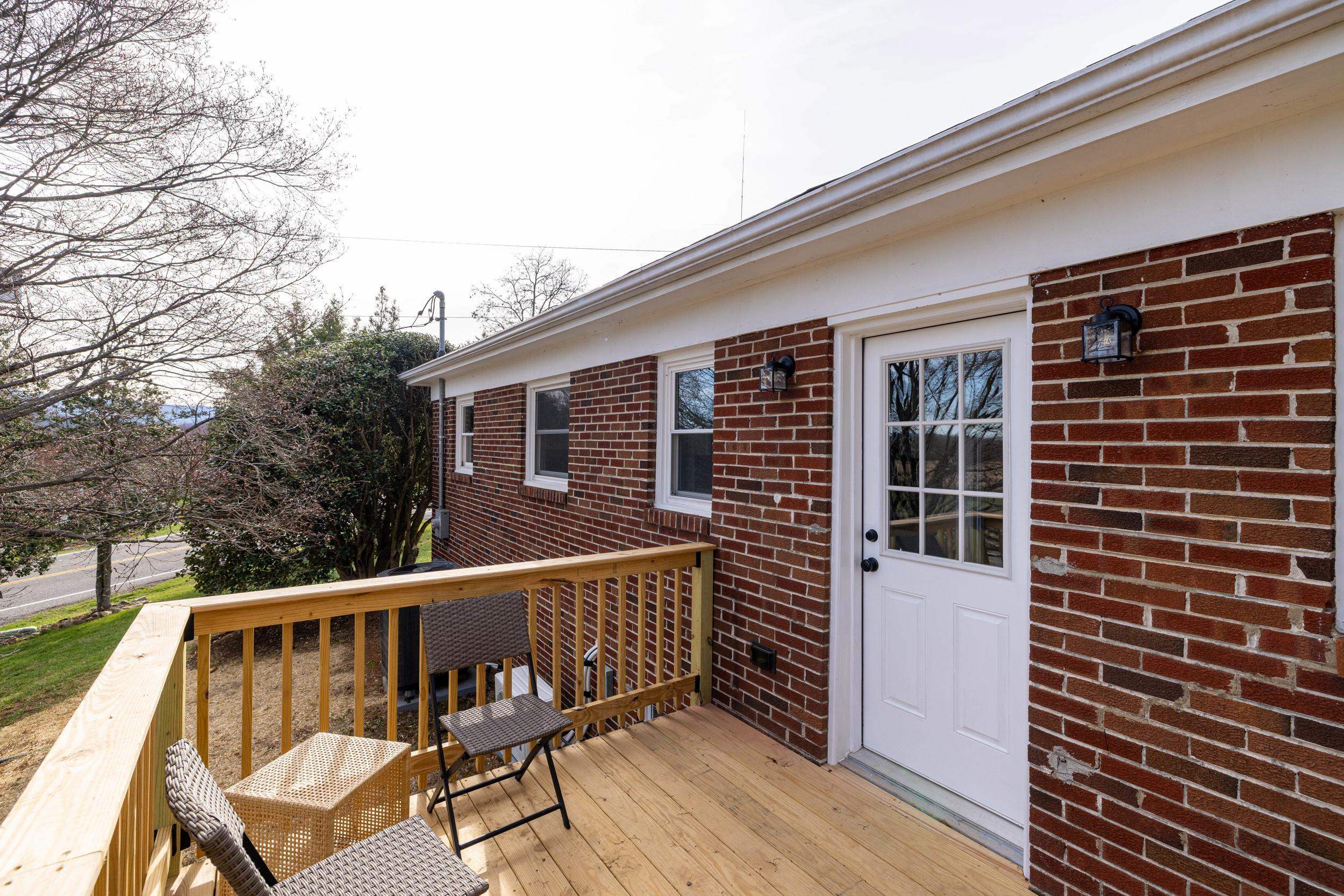 1045 SMITHLAND RD, HARRISONBURG, Virginia 22802, 4 Bedrooms Bedrooms, ,3 BathroomsBathrooms,Residential,1045 SMITHLAND RD,674890 MLS # 674890