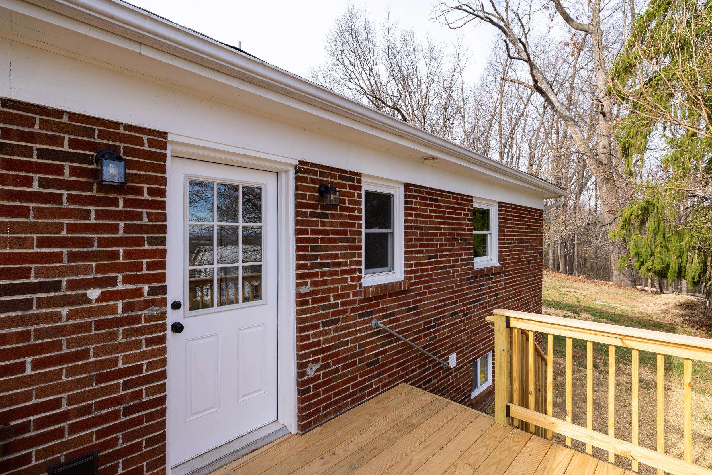 1045 SMITHLAND RD, HARRISONBURG, Virginia 22802, 4 Bedrooms Bedrooms, ,3 BathroomsBathrooms,Residential,1045 SMITHLAND RD,674890 MLS # 674890