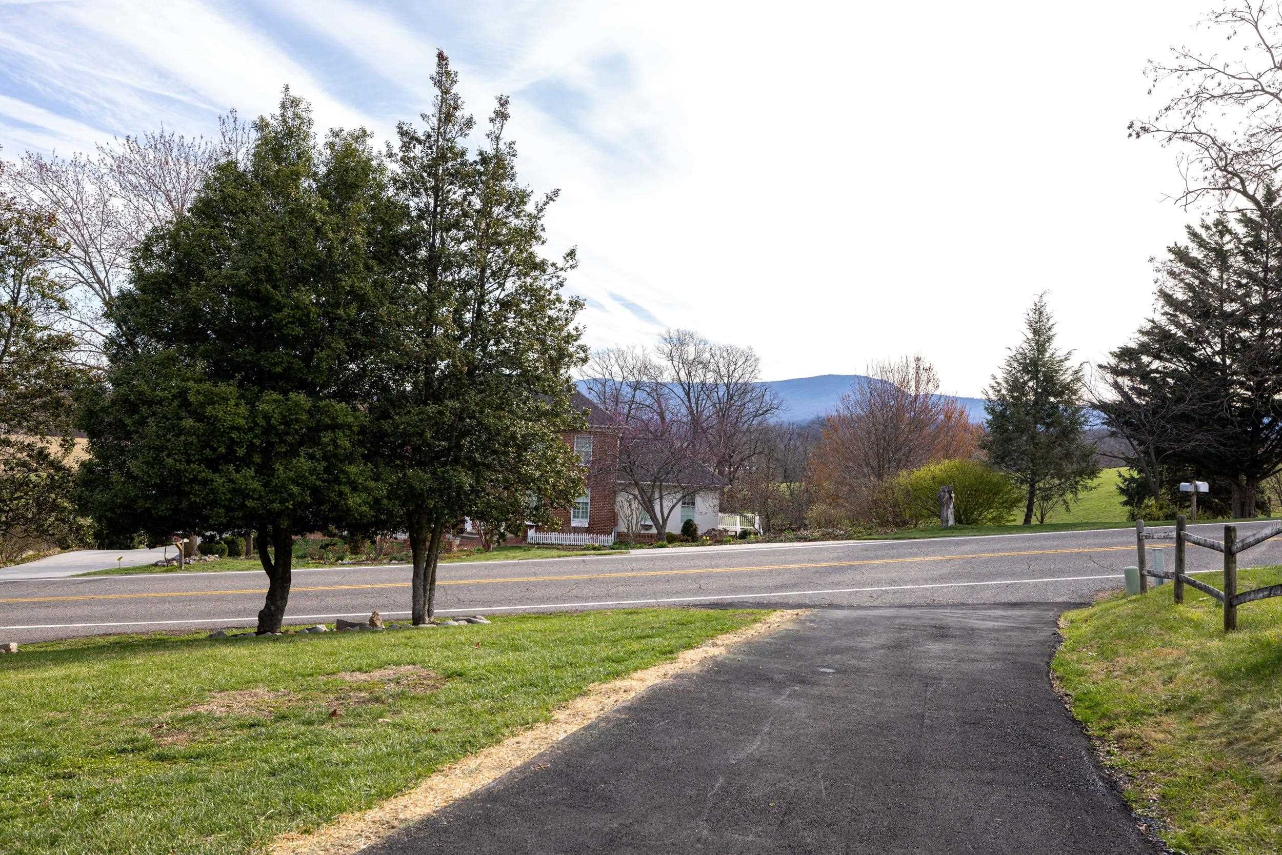 1045 SMITHLAND RD, HARRISONBURG, Virginia 22802, 4 Bedrooms Bedrooms, ,3 BathroomsBathrooms,Residential,1045 SMITHLAND RD,674890 MLS # 674890