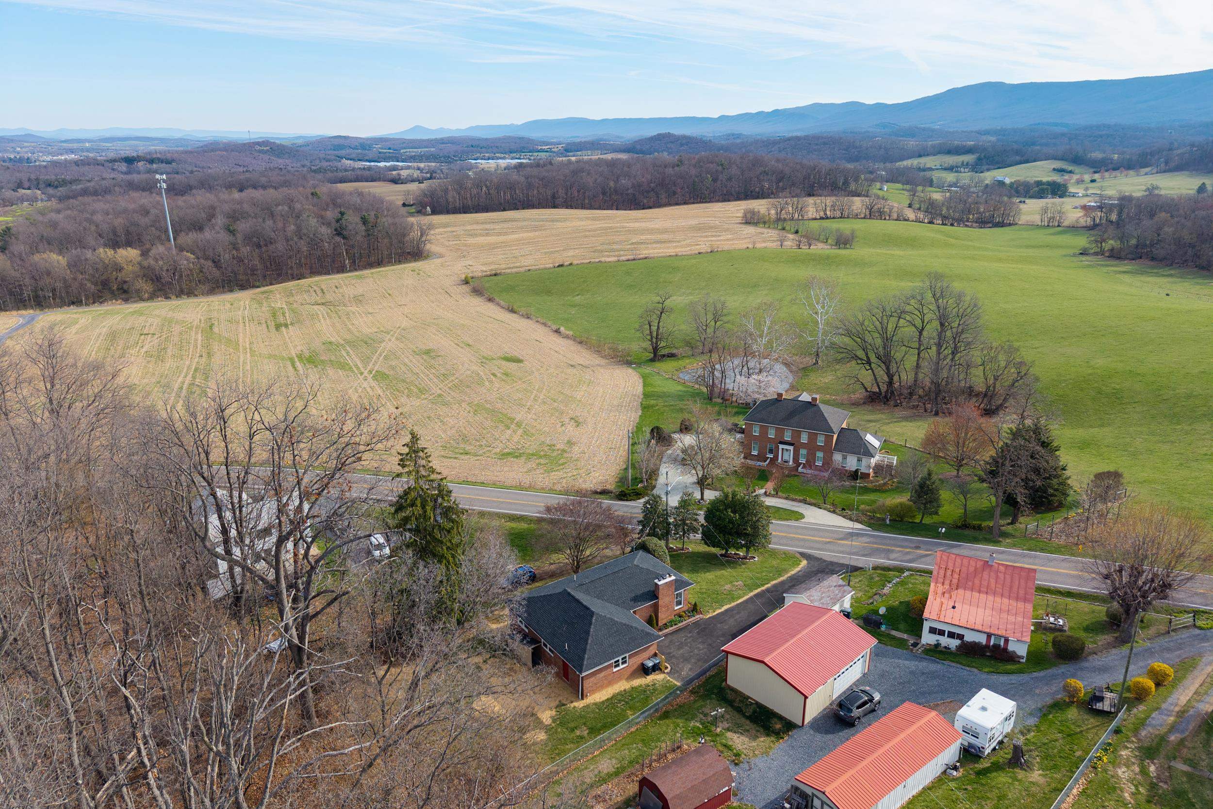 1045 SMITHLAND RD, HARRISONBURG, Virginia 22802, 4 Bedrooms Bedrooms, ,3 BathroomsBathrooms,Residential,1045 SMITHLAND RD,674890 MLS # 674890