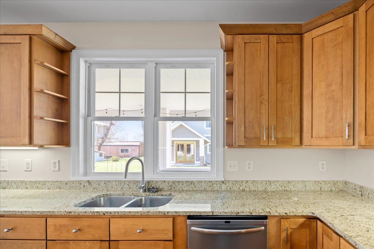 387 MONTICELLO AVE, HARRISONBURG, Virginia 22801, 5 Bedrooms Bedrooms, ,4 BathroomsBathrooms,Residential,387 MONTICELLO AVE,674891 MLS # 674891