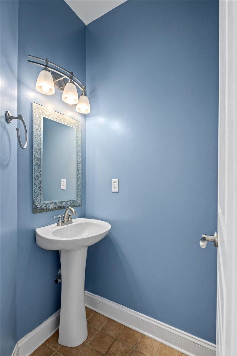 387 MONTICELLO AVE, HARRISONBURG, Virginia 22801, 5 Bedrooms Bedrooms, ,4 BathroomsBathrooms,Residential,387 MONTICELLO AVE,674891 MLS # 674891