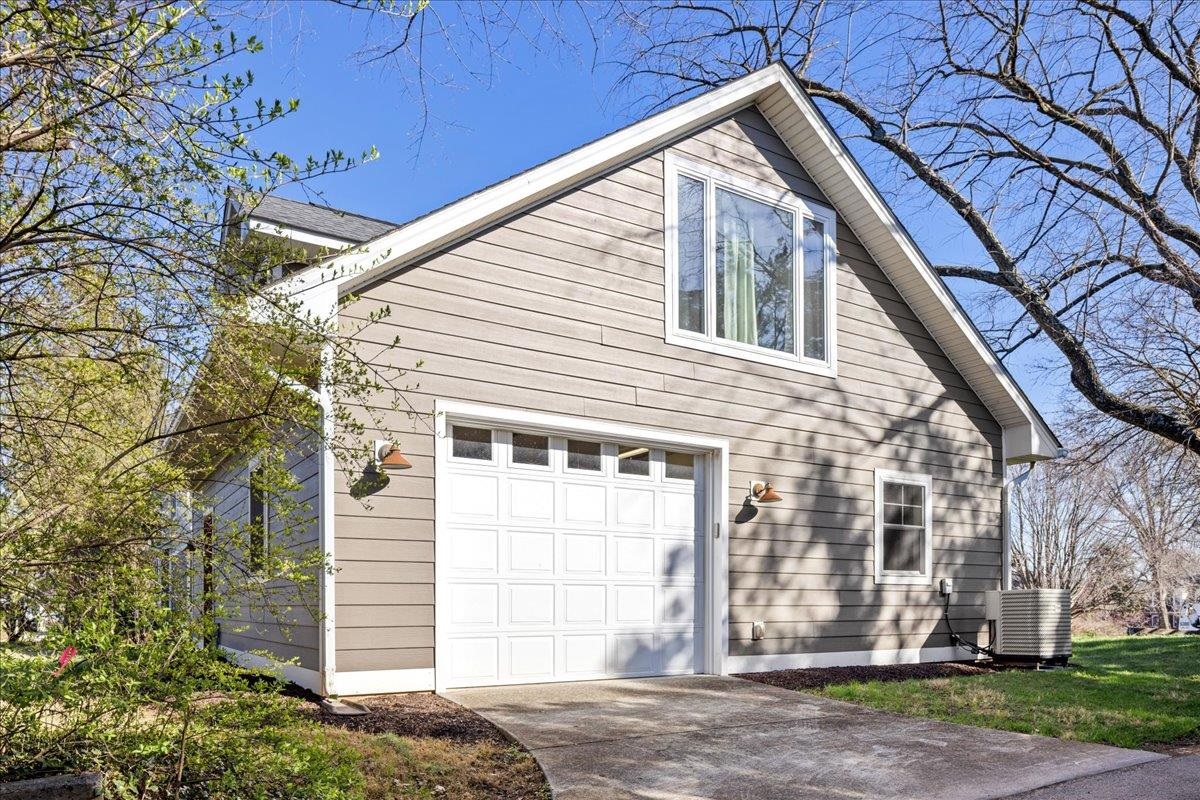 387 MONTICELLO AVE, HARRISONBURG, Virginia 22801, 5 Bedrooms Bedrooms, ,4 BathroomsBathrooms,Residential,387 MONTICELLO AVE,674891 MLS # 674891