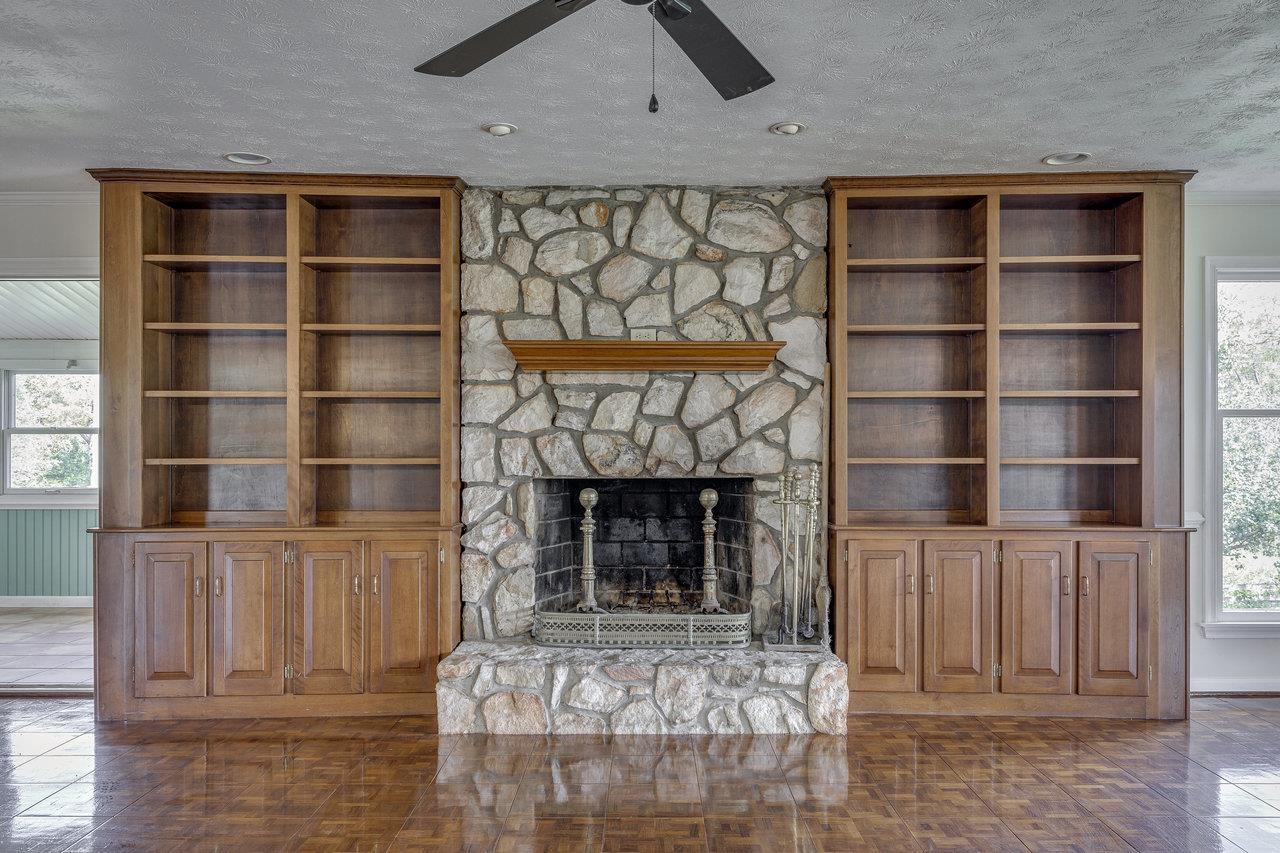 11193 INDIAN TRAIL RD, ROCKINGHAM, Virginia 22802, 6 Bedrooms Bedrooms, ,3 BathroomsBathrooms,Residential,11193 INDIAN TRAIL RD,674904 MLS # 674904