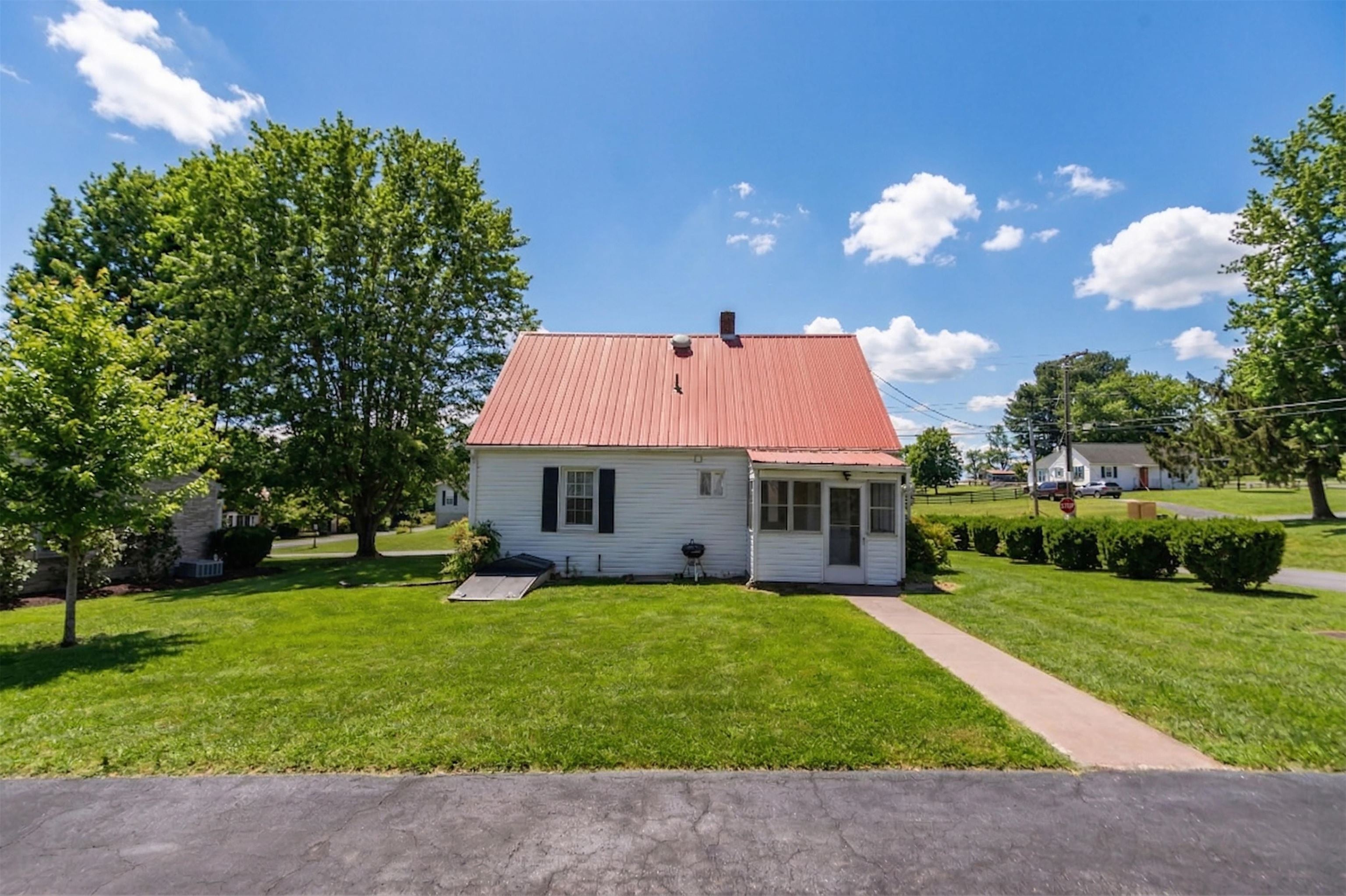 99 SEAWRIGHT SPRINGS RD, MOUNT SIDNEY, Virginia 24467, 3 Bedrooms Bedrooms, ,1 BathroomBathrooms,Residential,99 SEAWRIGHT SPRINGS RD,674907 MLS # 674907