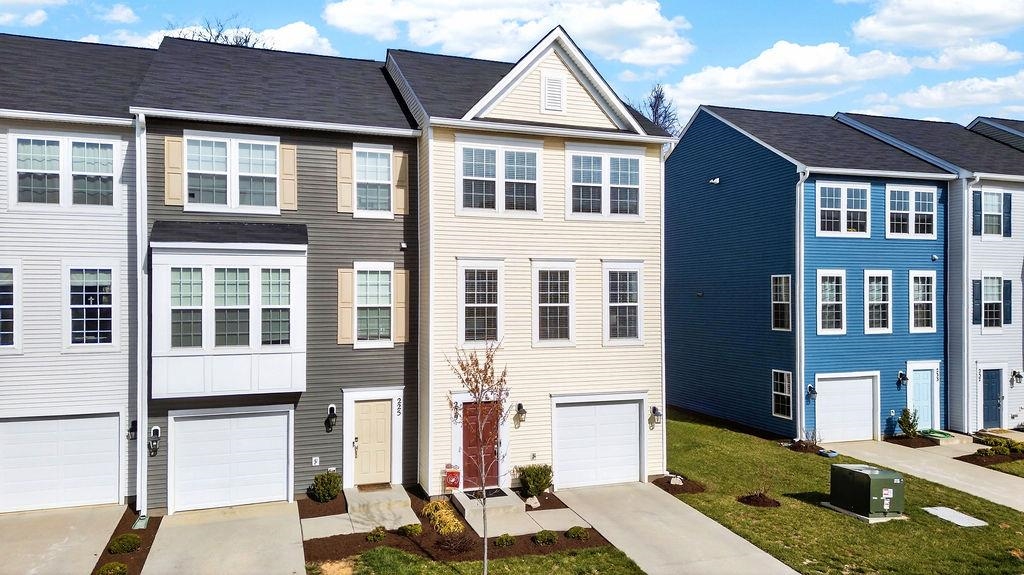 229 WILLOWSHIRE CT, WAYNESBORO, Virginia 22980, 3 Bedrooms Bedrooms, ,2 BathroomsBathrooms,Residential,229 WILLOWSHIRE CT,674909 MLS # 674909 229 WILLOWSHIRE CT, WAYNESBORO, Virginia 22980, 3 Bedrooms Bedrooms, ,2 BathroomsBathrooms,Residential,229 WILLOWSHIRE CT,674909 MLS # 674909