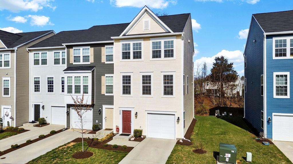 229 WILLOWSHIRE CT, WAYNESBORO, Virginia 22980, 3 Bedrooms Bedrooms, ,2 BathroomsBathrooms,Residential,229 WILLOWSHIRE CT,674909 MLS # 674909 229 WILLOWSHIRE CT, WAYNESBORO, Virginia 22980, 3 Bedrooms Bedrooms, ,2 BathroomsBathrooms,Residential,229 WILLOWSHIRE CT,674909 MLS # 674909