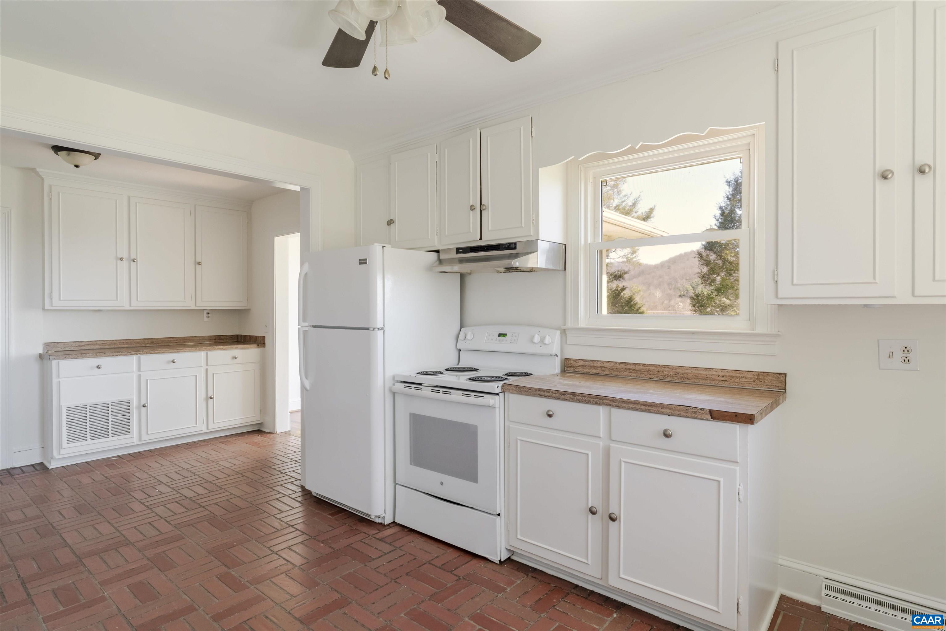 247 RAPIDAN CHURCH LN, WOLFTOWN, Virginia 22748, 3 Bedrooms Bedrooms, ,2 BathroomsBathrooms,Residential,Azalea Hill,247 RAPIDAN CHURCH LN,674918 MLS # 674918