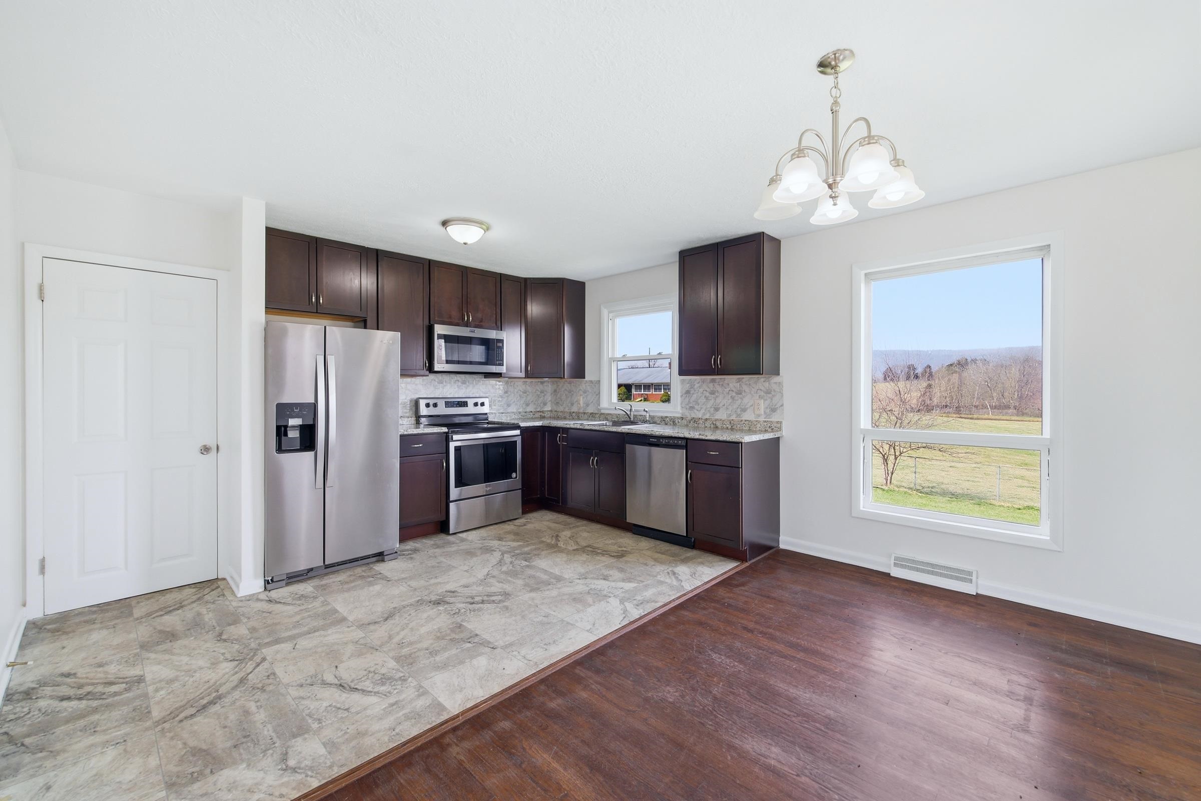 856 LEAKSVILLE RD, LURAY, Virginia 22835, 3 Bedrooms Bedrooms, ,1 BathroomBathrooms,Residential,856 LEAKSVILLE RD,674919 MLS # 674919