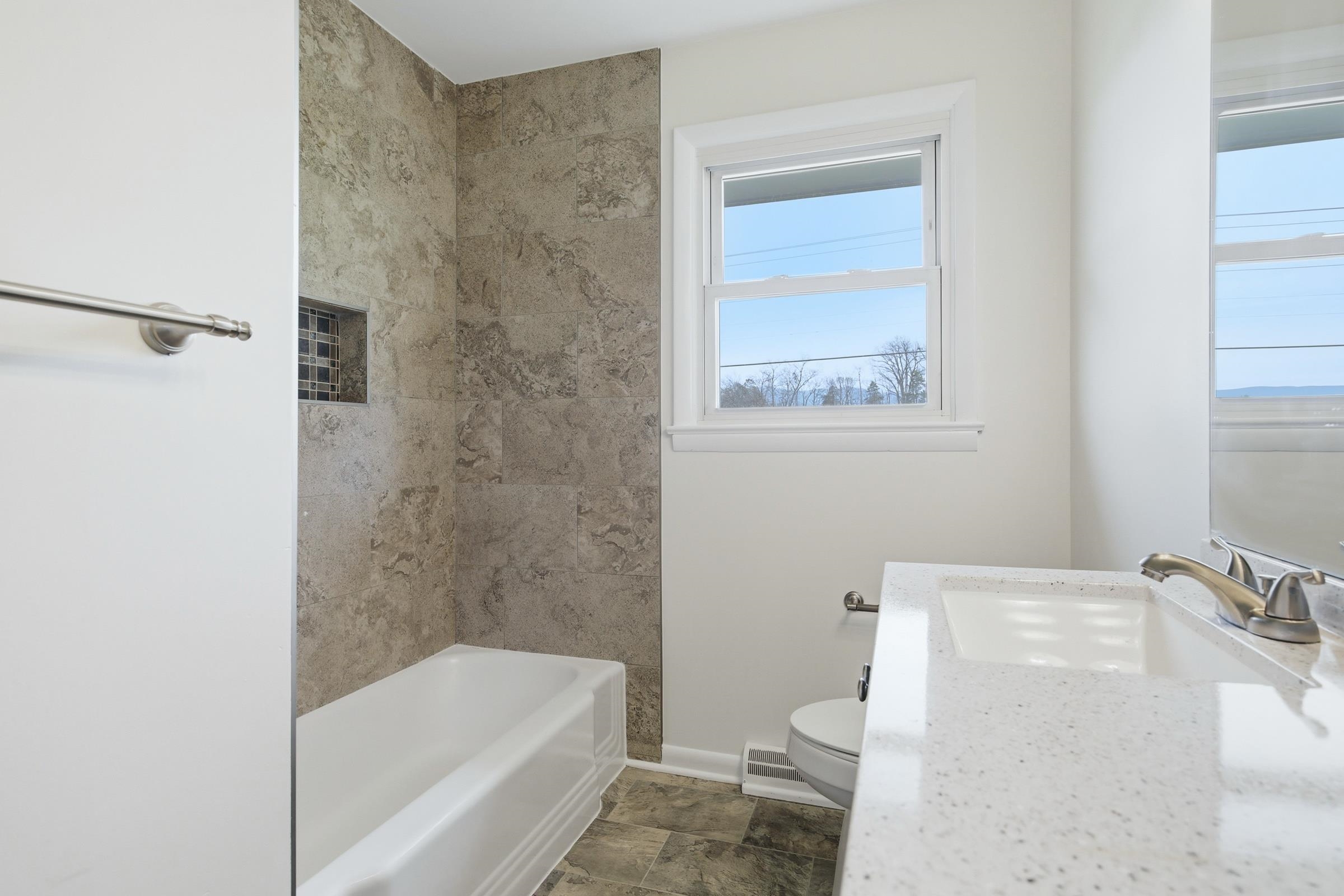 856 LEAKSVILLE RD, LURAY, Virginia 22835, 3 Bedrooms Bedrooms, ,1 BathroomBathrooms,Residential,856 LEAKSVILLE RD,674919 MLS # 674919