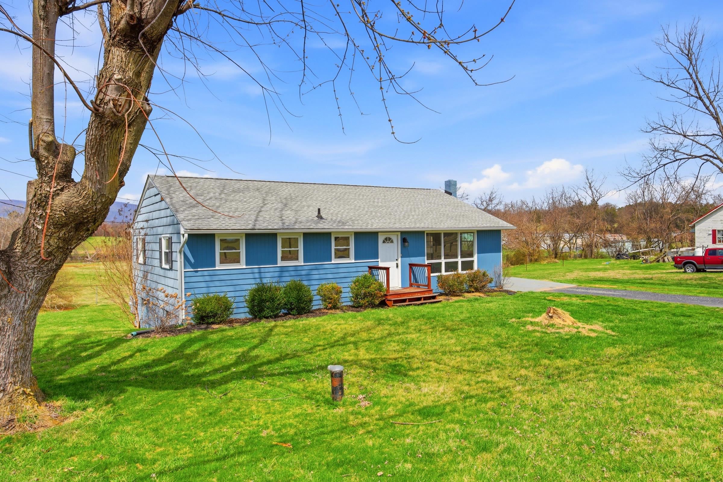 856 LEAKSVILLE RD, LURAY, Virginia 22835, 3 Bedrooms Bedrooms, ,1 BathroomBathrooms,Residential,856 LEAKSVILLE RD,674919 MLS # 674919