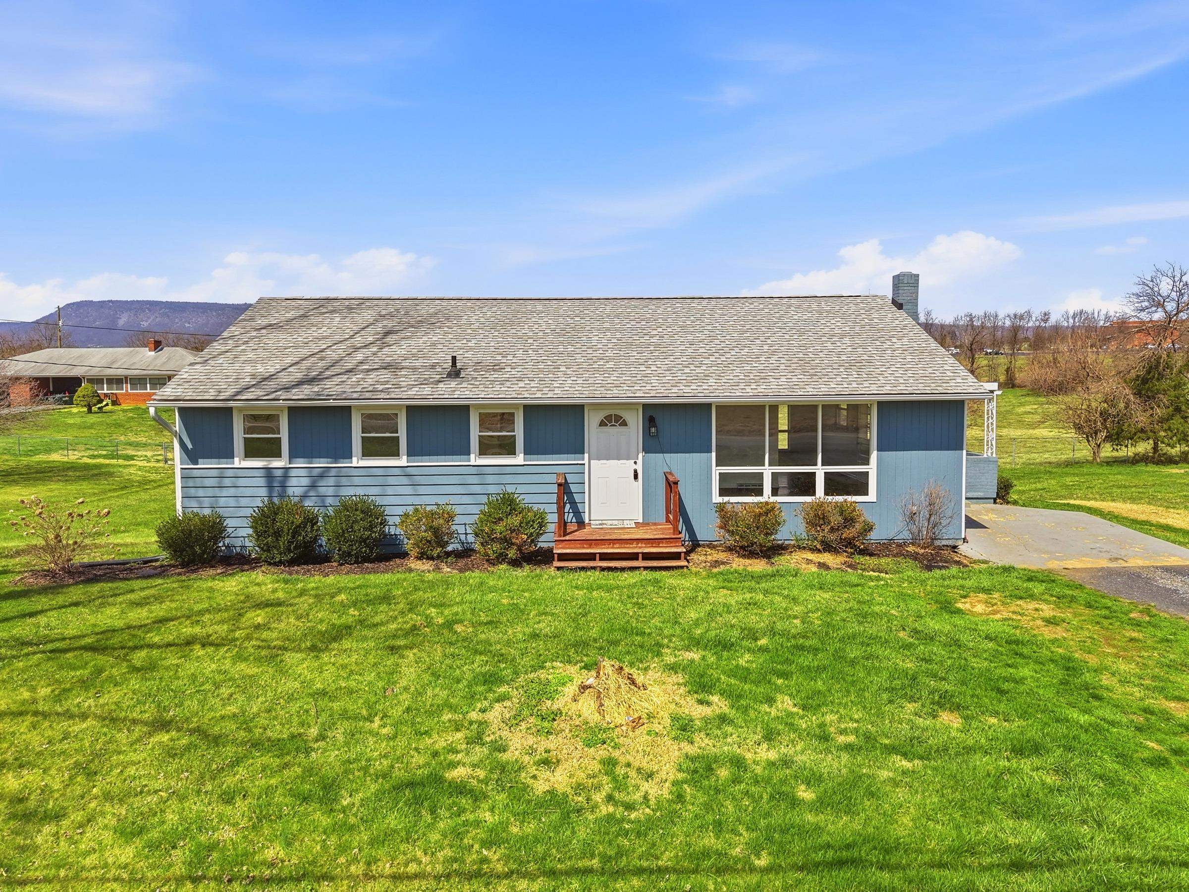 856 LEAKSVILLE RD, LURAY, Virginia 22835, 3 Bedrooms Bedrooms, ,1 BathroomBathrooms,Residential,856 LEAKSVILLE RD,674919 MLS # 674919