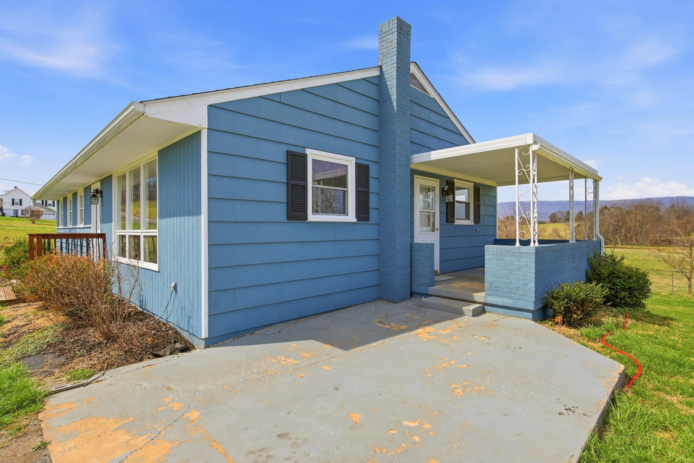 856 LEAKSVILLE RD, LURAY, Virginia 22835, 3 Bedrooms Bedrooms, ,1 BathroomBathrooms,Residential,856 LEAKSVILLE RD,674919 MLS # 674919