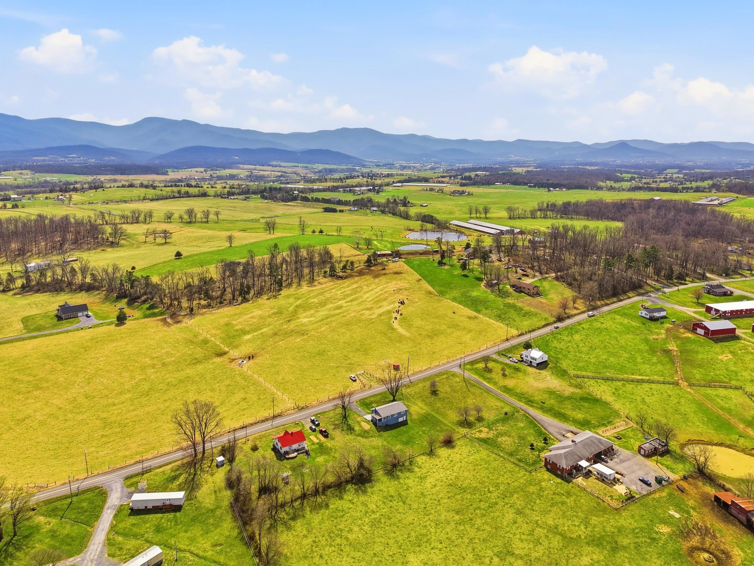 856 LEAKSVILLE RD, LURAY, Virginia 22835, 3 Bedrooms Bedrooms, ,1 BathroomBathrooms,Residential,856 LEAKSVILLE RD,674919 MLS # 674919