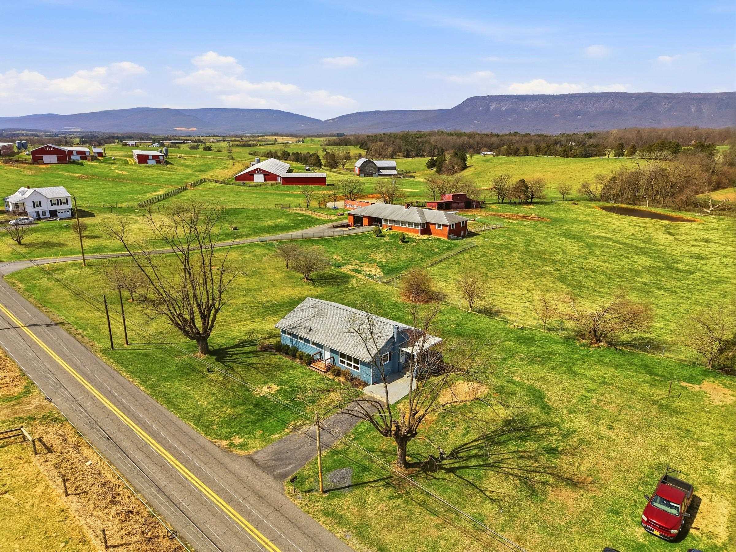 856 LEAKSVILLE RD, LURAY, Virginia 22835, 3 Bedrooms Bedrooms, ,1 BathroomBathrooms,Residential,856 LEAKSVILLE RD,674919 MLS # 674919