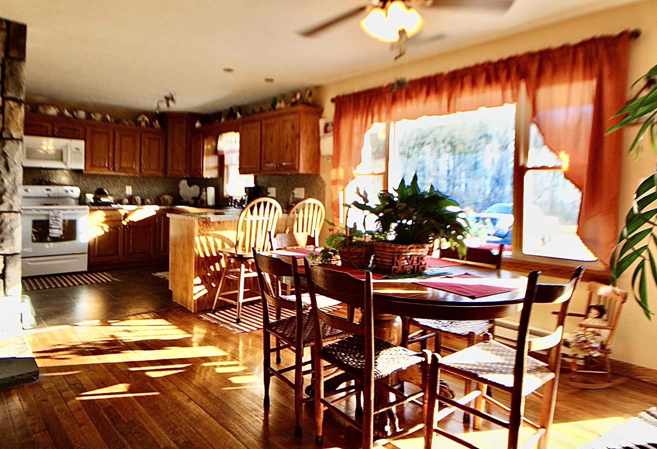 10264 NAZARENE CHURCH RD, BRIDGEWATER, Virginia 22812, 3 Bedrooms Bedrooms, ,1 BathroomBathrooms,Residential,10264 NAZARENE CHURCH RD,674920 MLS # 674920