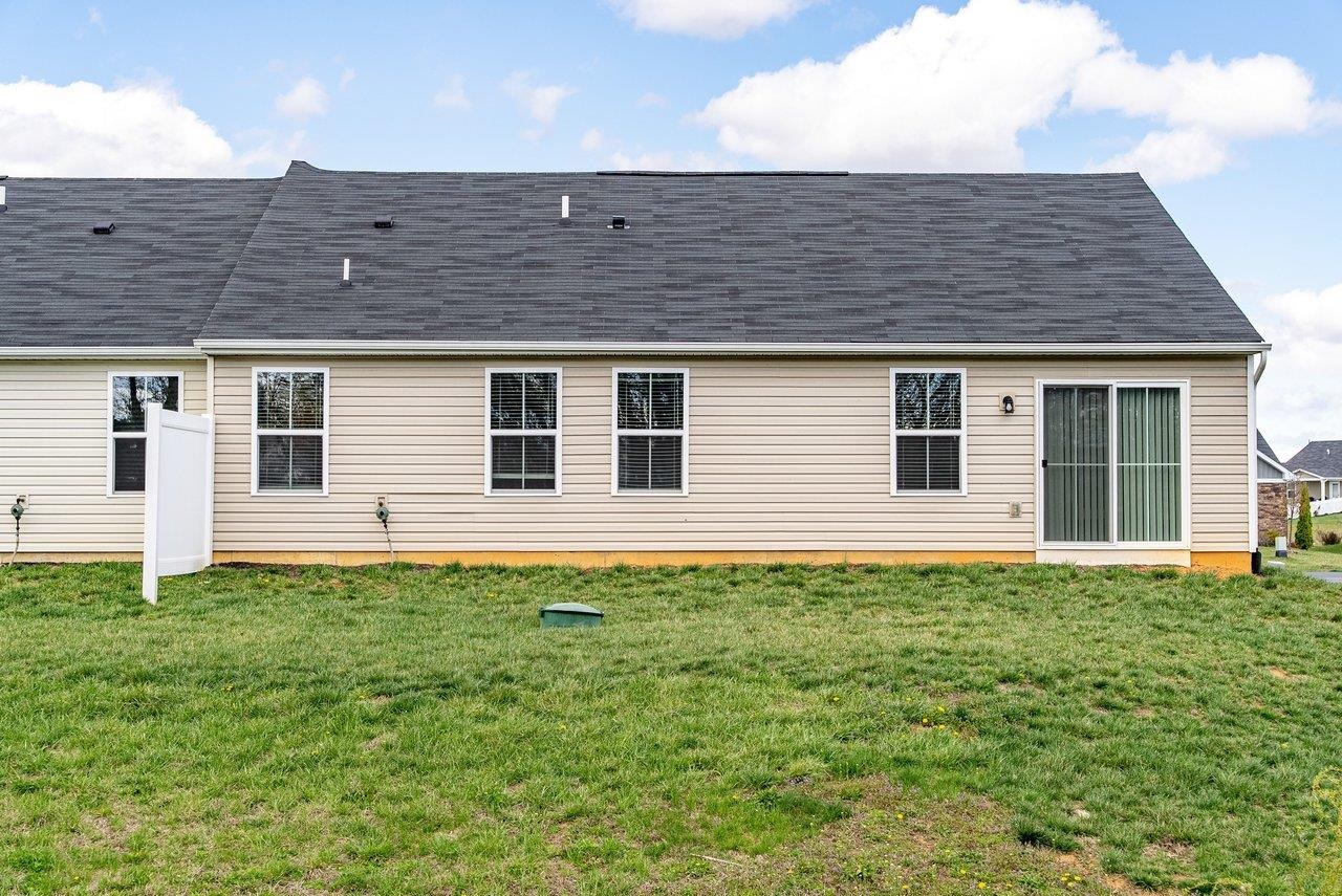 17 SOUTH PEAK DR, MCGAHEYSVILLE, Virginia 22840, 3 Bedrooms Bedrooms, ,2 BathroomsBathrooms,Residential,17 SOUTH PEAK DR,674923 MLS # 674923